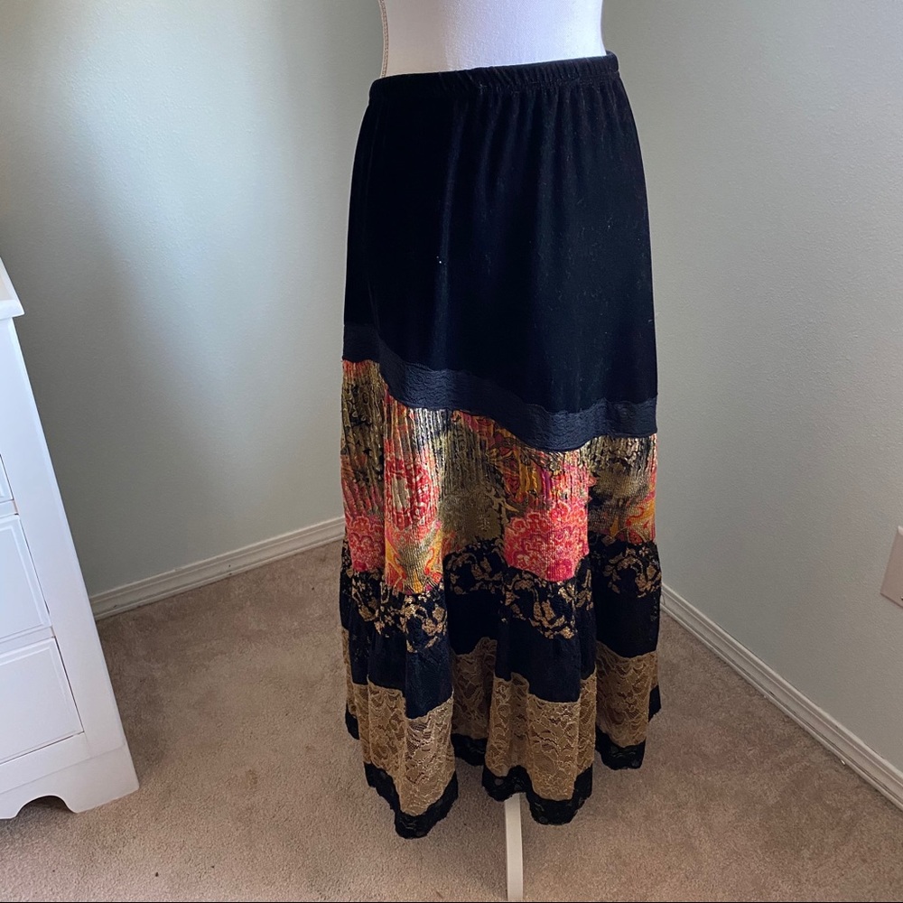 Exotic coldwater Creek skirt set - Picture 4 of 4